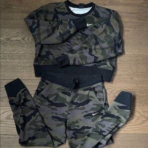Nike Green and Black Camo Set (comes with both)